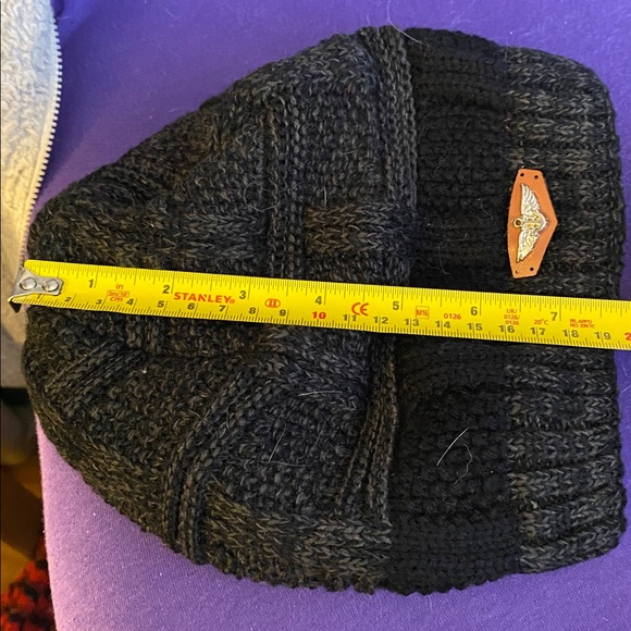 Black grey Beanie style hat like new - Picture 7 of 7